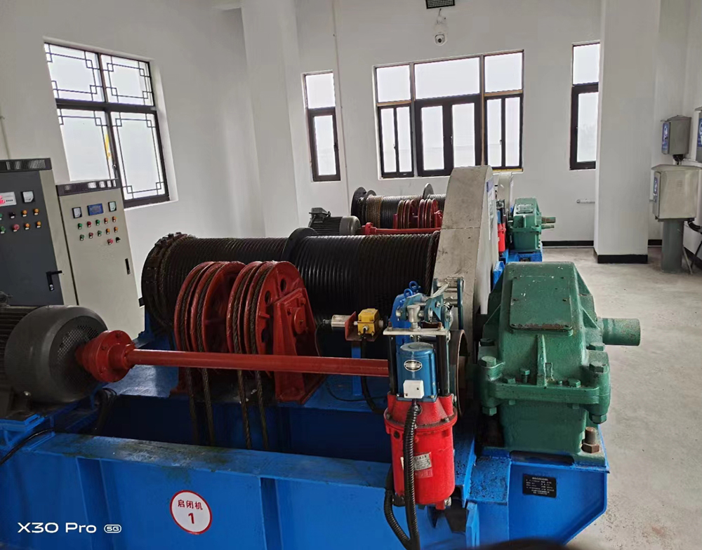 卷?yè)P(yáng)啟閉機(jī)安裝