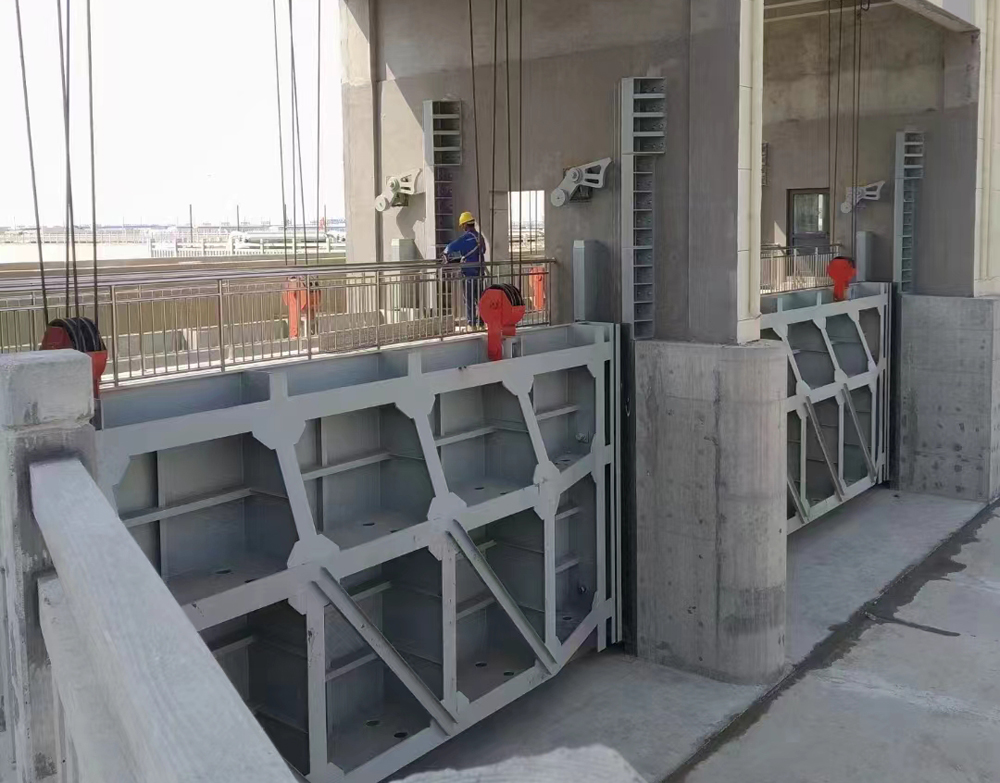 鋼制閘門(mén)安裝